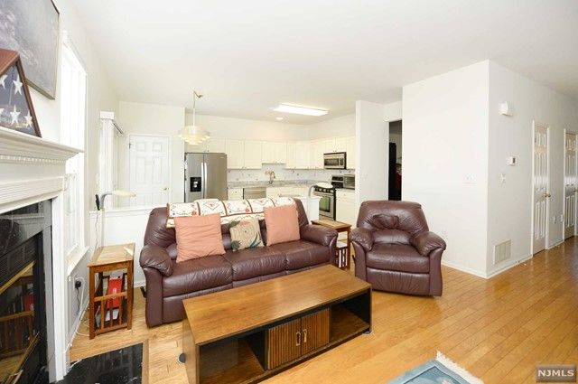 30 Gannet Court, Wayne, NJ 07470