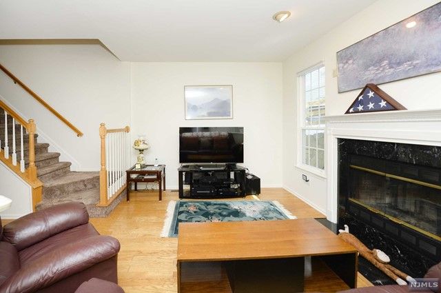 30 Gannet Court, Wayne, NJ 07470