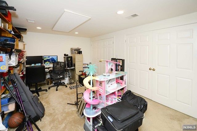 30 Gannet Court, Wayne, NJ 07470