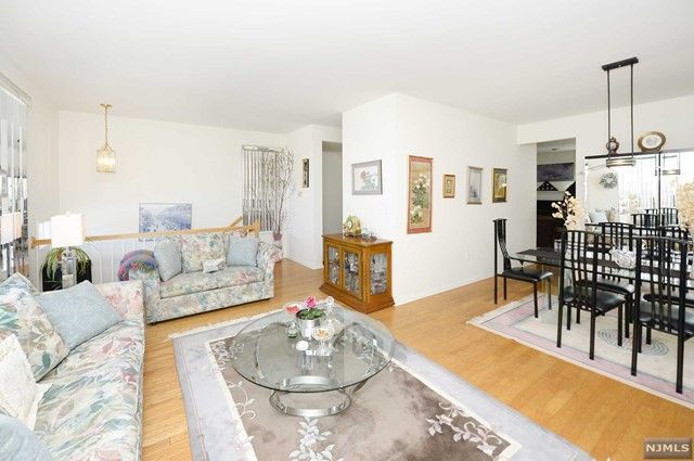 30 Gannet Court, Wayne, NJ 07470
