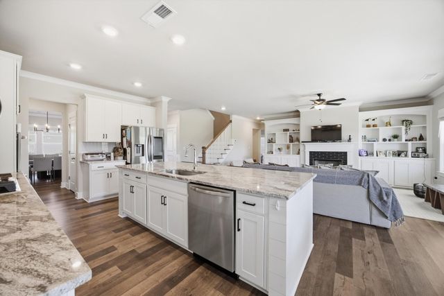 2110 Firelight Way, Ooltewah, TN 37363