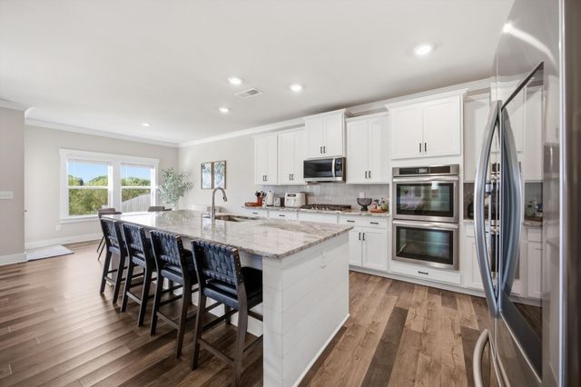 2110 Firelight Way, Ooltewah, TN 37363