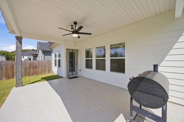 2110 Firelight Way, Ooltewah, TN 37363