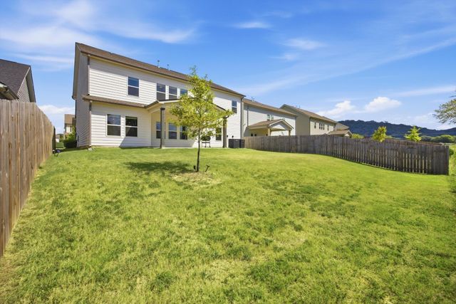 2110 Firelight Way, Ooltewah, TN 37363