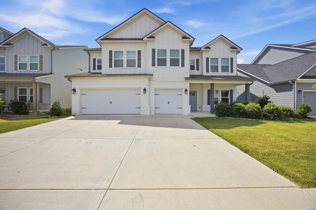 2110 Firelight Way, Ooltewah, TN 37363