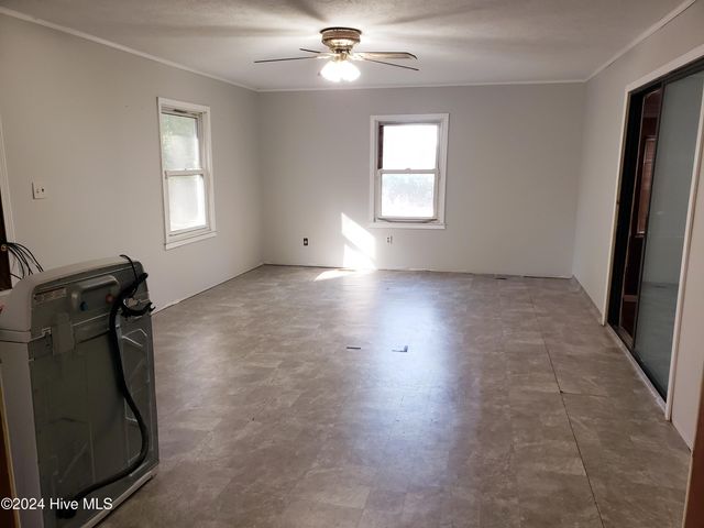 716 W Burkhead Street, Whiteville, NC 28472