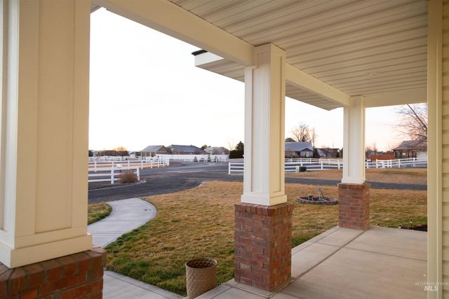 3813 N 2456 E, Filer, ID 83328