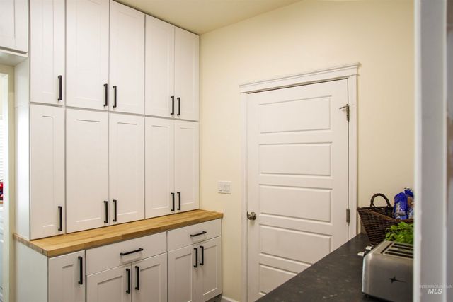 3813 N 2456 E, Filer, ID 83328