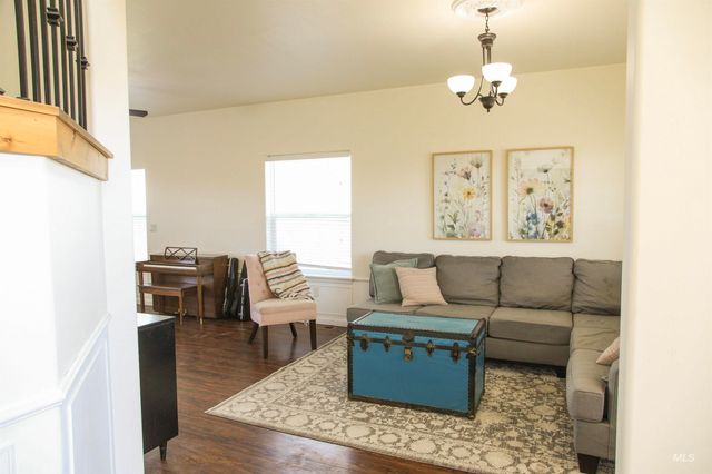 3813 N 2456 E, Filer, ID 83328