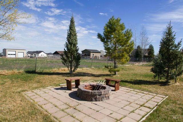 3813 N 2456 E, Filer, ID 83328