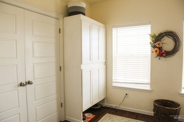 3813 N 2456 E, Filer, ID 83328