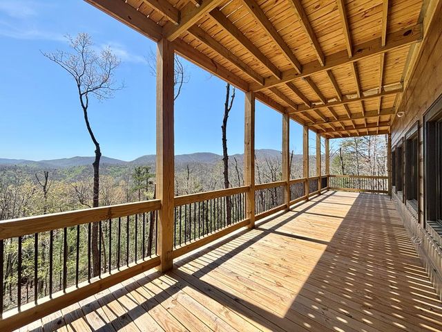 467 Skylight Drive, Blue Ridge, GA 30513