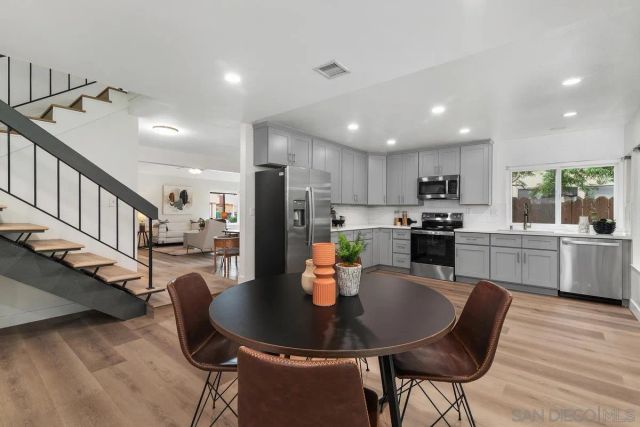 8468 Calle Morelos, San Diego, CA 92126