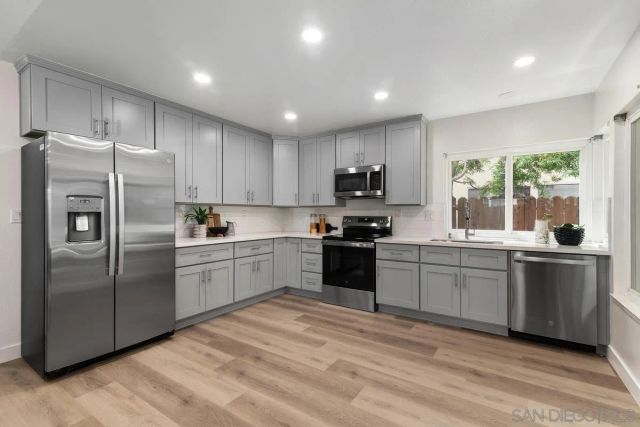 8468 Calle Morelos, San Diego, CA 92126