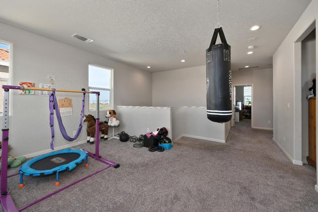 7860 Mount Evans Cir, Roseville, CA 95747