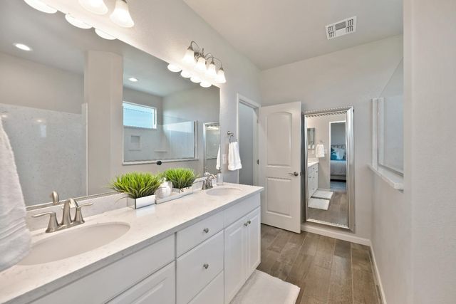 7860 Mount Evans Cir, Roseville, CA 95747