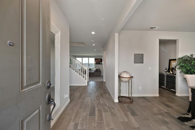 7860 Mount Evans Cir, Roseville, CA 95747