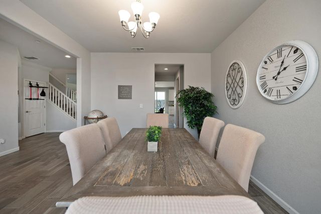 7860 Mount Evans Cir, Roseville, CA 95747