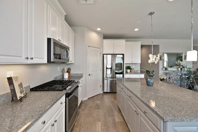 7860 Mount Evans Cir, Roseville, CA 95747