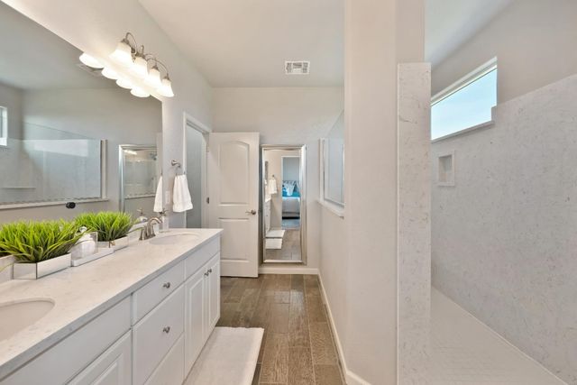 7860 Mount Evans Cir, Roseville, CA 95747