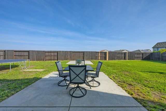 7860 Mount Evans Cir, Roseville, CA 95747
