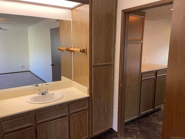 5350 Baltimore Dr. 12, La Mesa, CA 91942