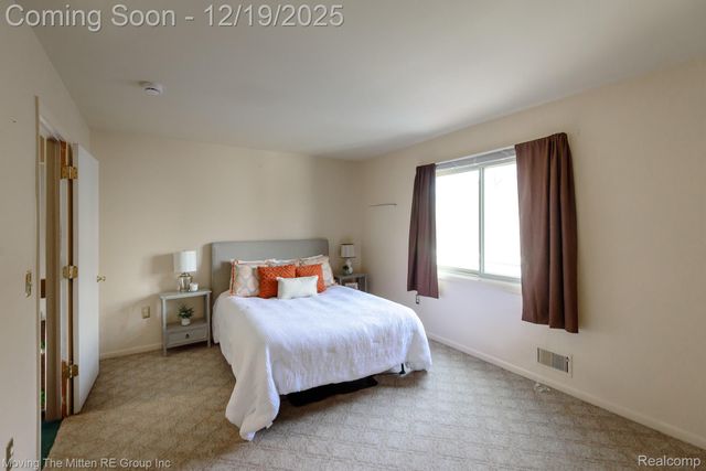 925 N Rosevere Avenue, Dearborn, MI 48128