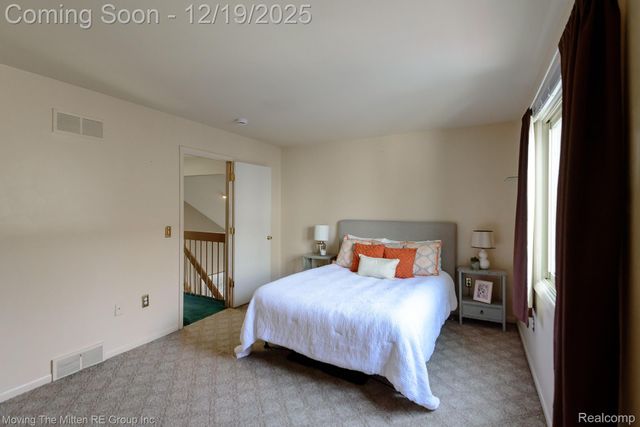 925 N Rosevere Avenue, Dearborn, MI 48128