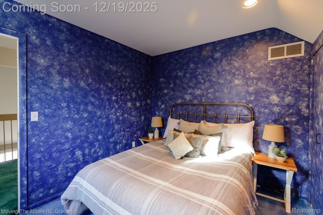 925 N Rosevere Avenue, Dearborn, MI 48128