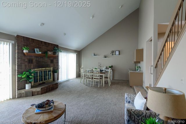 925 N Rosevere Avenue, Dearborn, MI 48128