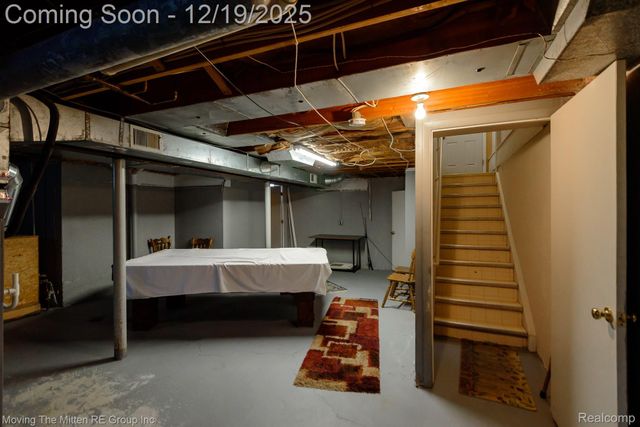 925 N Rosevere Avenue, Dearborn, MI 48128