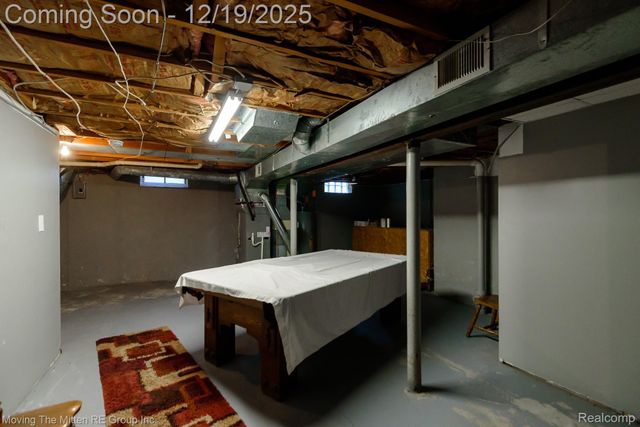 925 N Rosevere Avenue, Dearborn, MI 48128