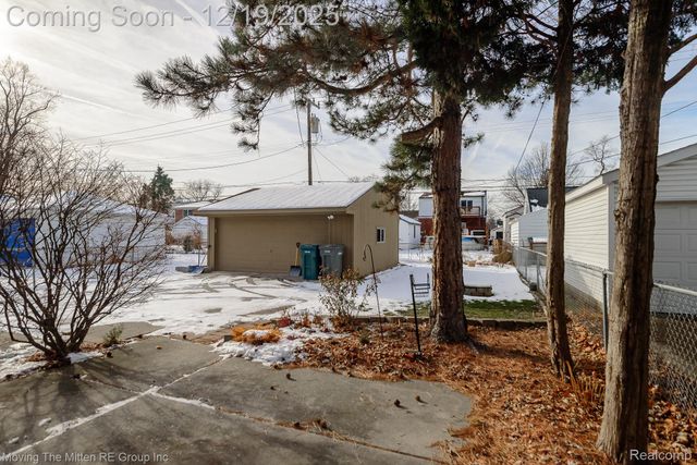 925 N Rosevere Avenue, Dearborn, MI 48128