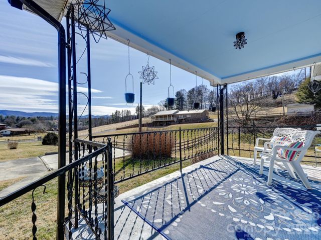 2313 Hyder Mountain Road, Clyde, NC 28721