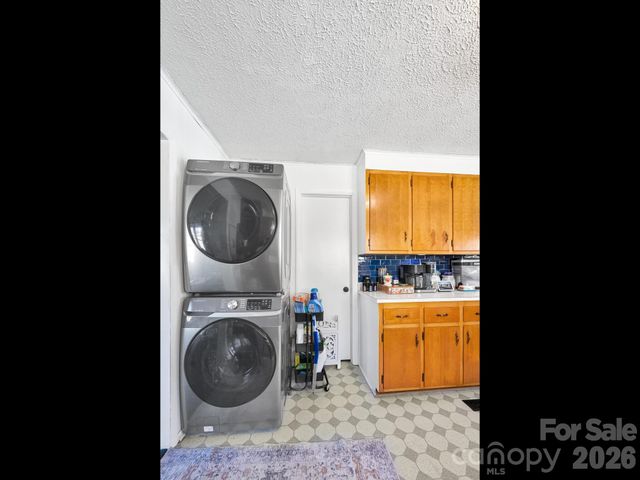 2313 Hyder Mountain Road, Clyde, NC 28721