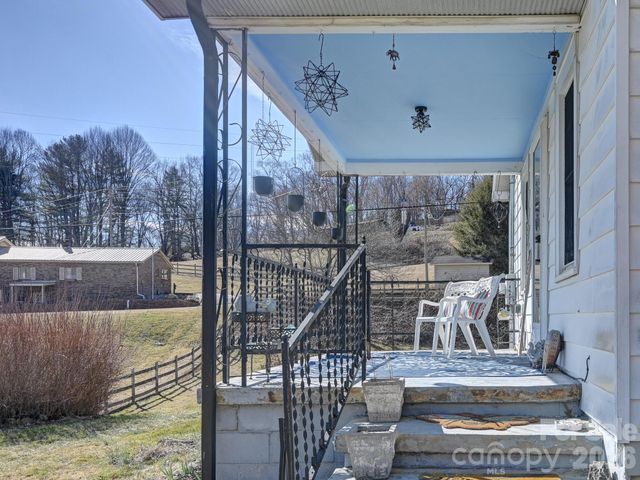 2313 Hyder Mountain Road, Clyde, NC 28721