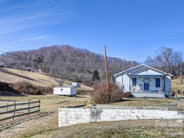 2313 Hyder Mountain Road, Clyde, NC 28721