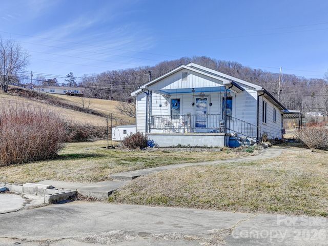2313 Hyder Mountain Road, Clyde, NC 28721