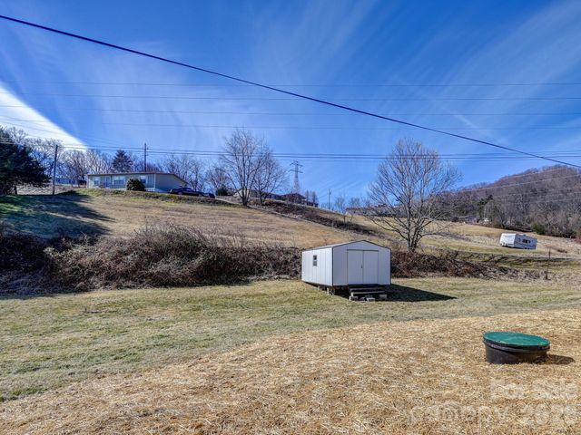 2313 Hyder Mountain Road, Clyde, NC 28721