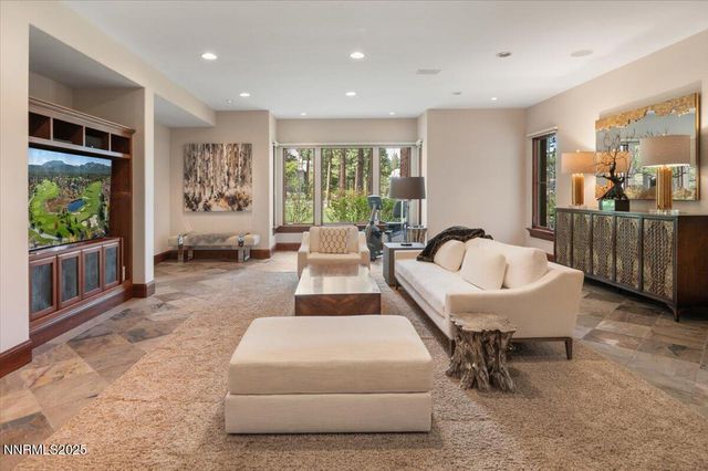 6090 Lake Geneva Drive, Reno, NV 89511