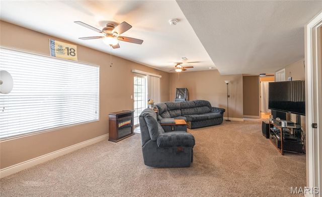 118 Sycamore Drive, St Robert, MO 65584