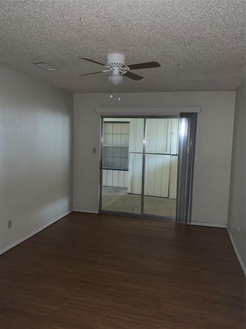 1724 W Sanford Street C, Arlington, TX 76012