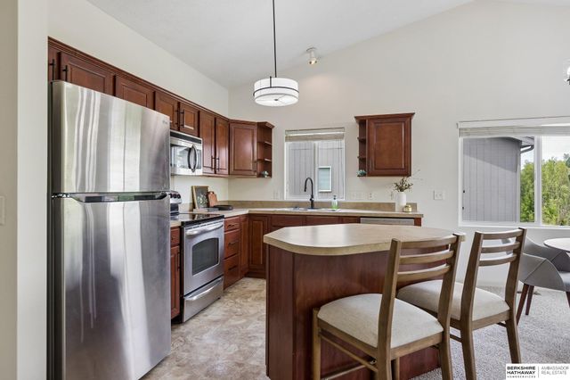 5013 N 160 Street, Omaha, NE 68116