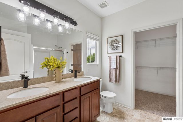 5013 N 160 Street, Omaha, NE 68116