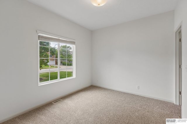 5013 N 160 Street, Omaha, NE 68116
