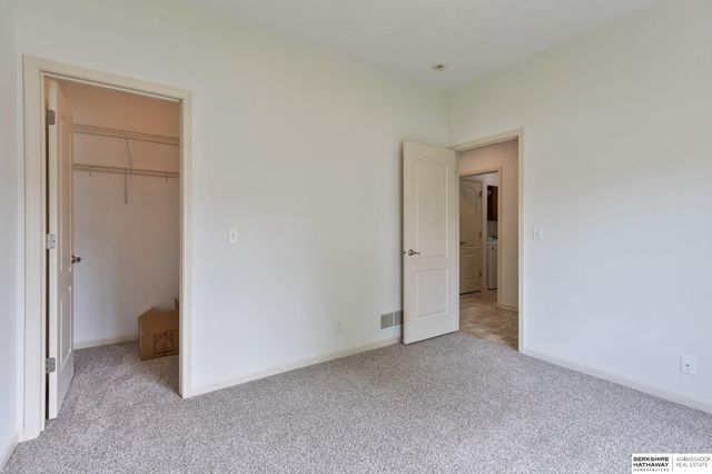 5013 N 160 Street, Omaha, NE 68116