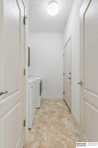 5013 N 160 Street, Omaha, NE 68116