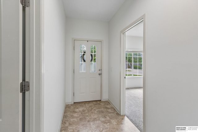 5013 N 160 Street, Omaha, NE 68116