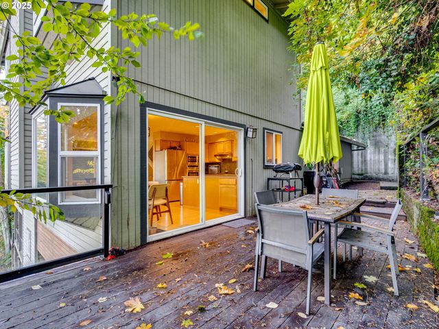 2802 Nw ARIEL Ter, Portland, OR 97210