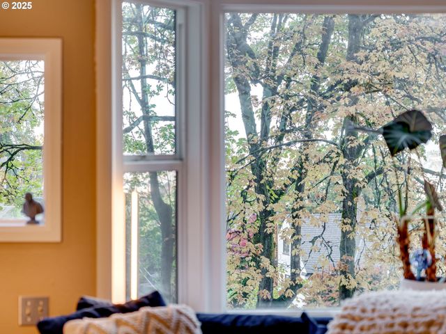 2802 Nw ARIEL Ter, Portland, OR 97210